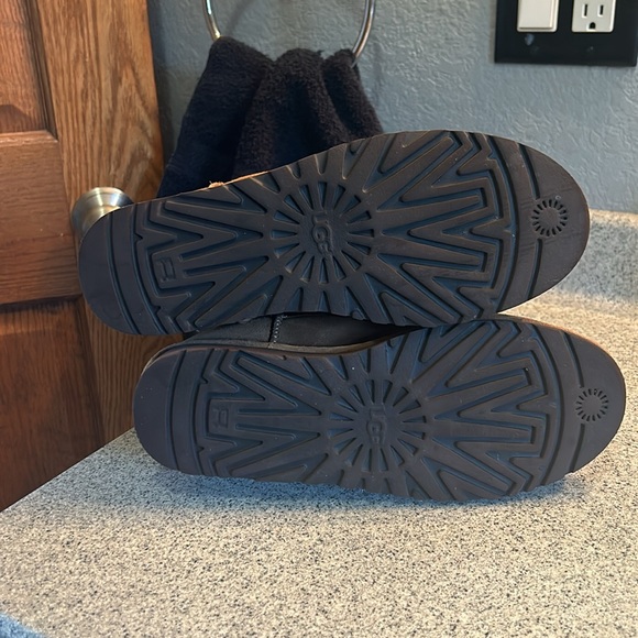 UGG booties, tan , sz 9 - Picture 6 of 8